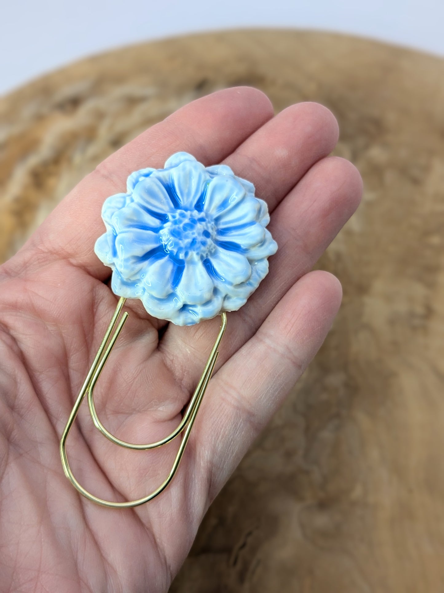 Giant Daisy Paperclip Bookmark